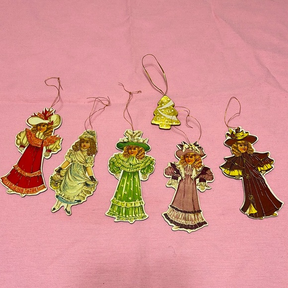 CHRISTMAS DECOR BUNDLE OF CERAMIC SNOWMAN GIFT BAG & ASSORTED BALLS & ORNAMENTS - Picture 10 of 14